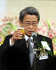 乾杯あいさつ TDK・澤部肇会長